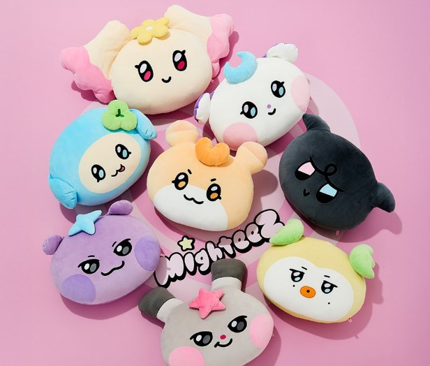 ATEEZ - 'MIGHTEEZ' POP UP MD : BIG FACE CUSHION (ddangyo) - interAsia